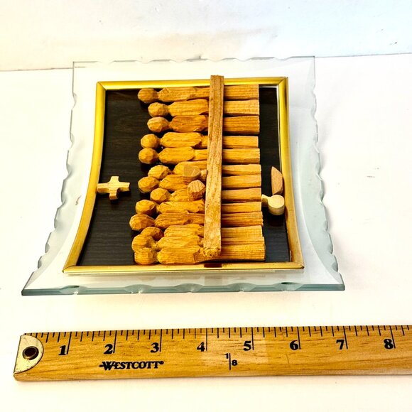 The Last Supper Scene 3D Hand Carved Wood Free Standing Curve Edge Glass Frame - Picture 9 of 13